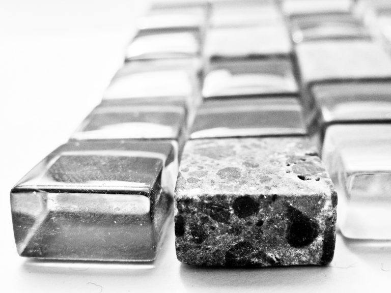 How To Cut Glass Tile - post thumbnail