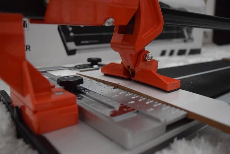 How to Cut Ceramic, Porcelain, and Marble Tile SawsHub