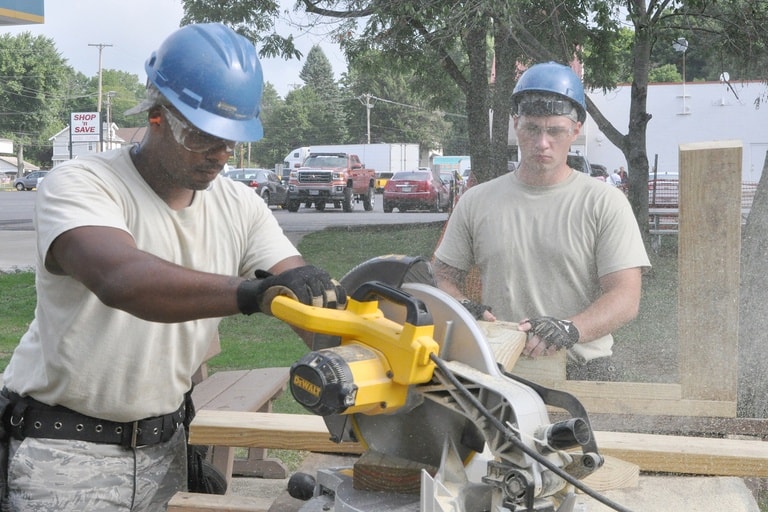 How to Use a Chop Saw [The Safe, Easy, and Fast Way] SawsHub