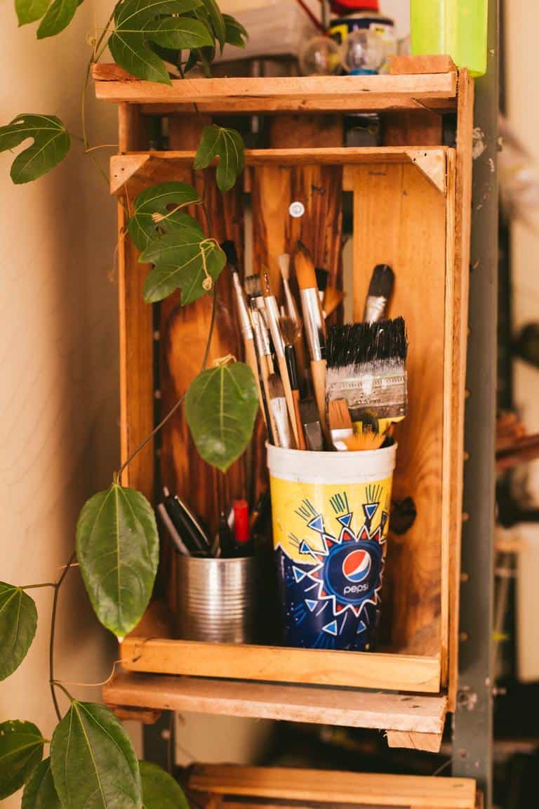 30 Fast, Simple, and Stylish Ideas for DIY Pallet Shelves SawsHub