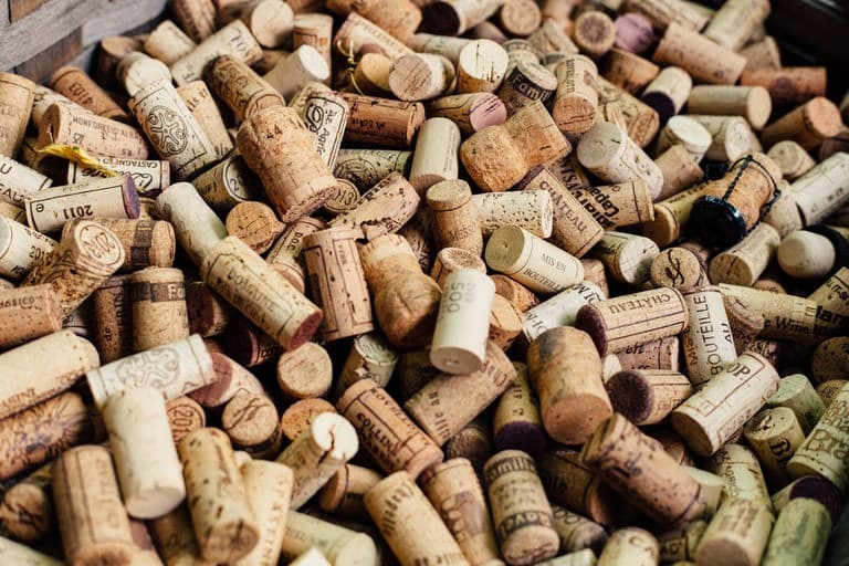 40 DIY Wine Cork Projects - post thumbnail