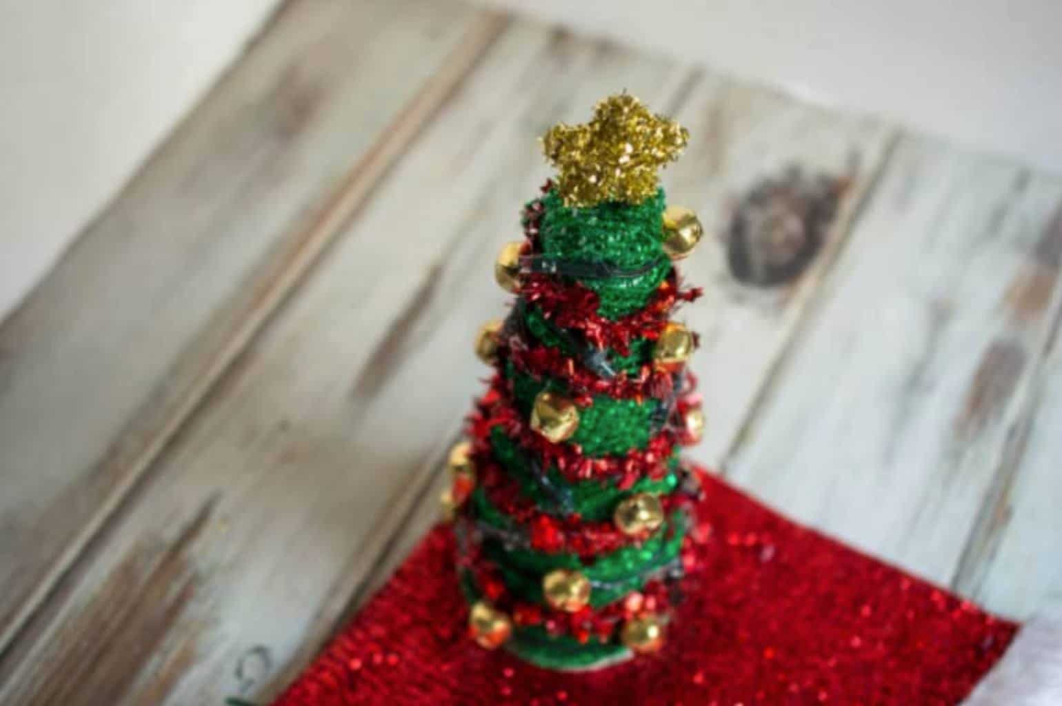 26 DIY Budget Christmas Decor Ideas to Save You Money SawsHub