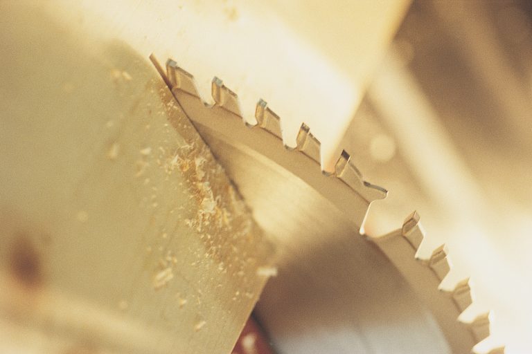 How To Rip Narrow Boards with a Circular Saw - post thumbnail