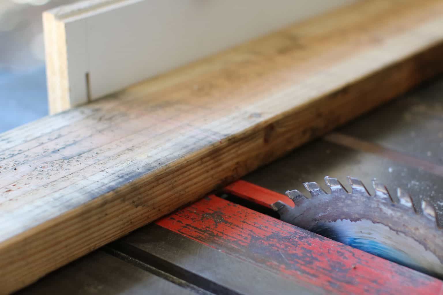 Why Does My Table Saw Not Cut Straight? SawsHub