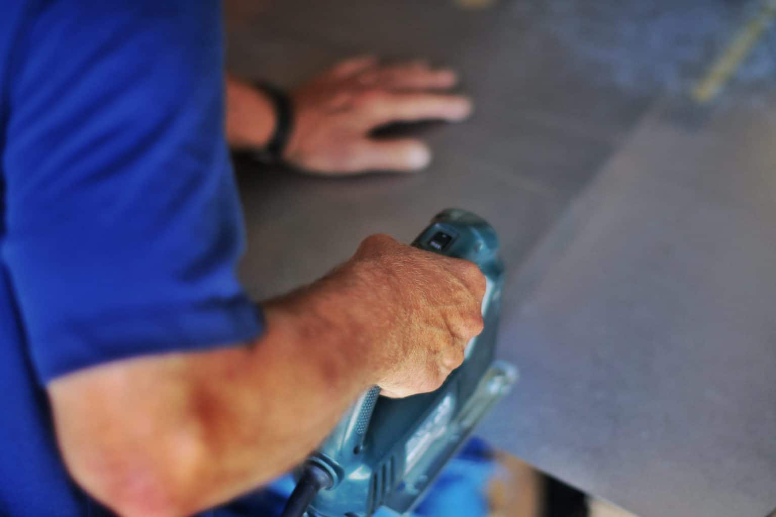 How to Cut Laminate Flooring with a Jigsaw SawsHub