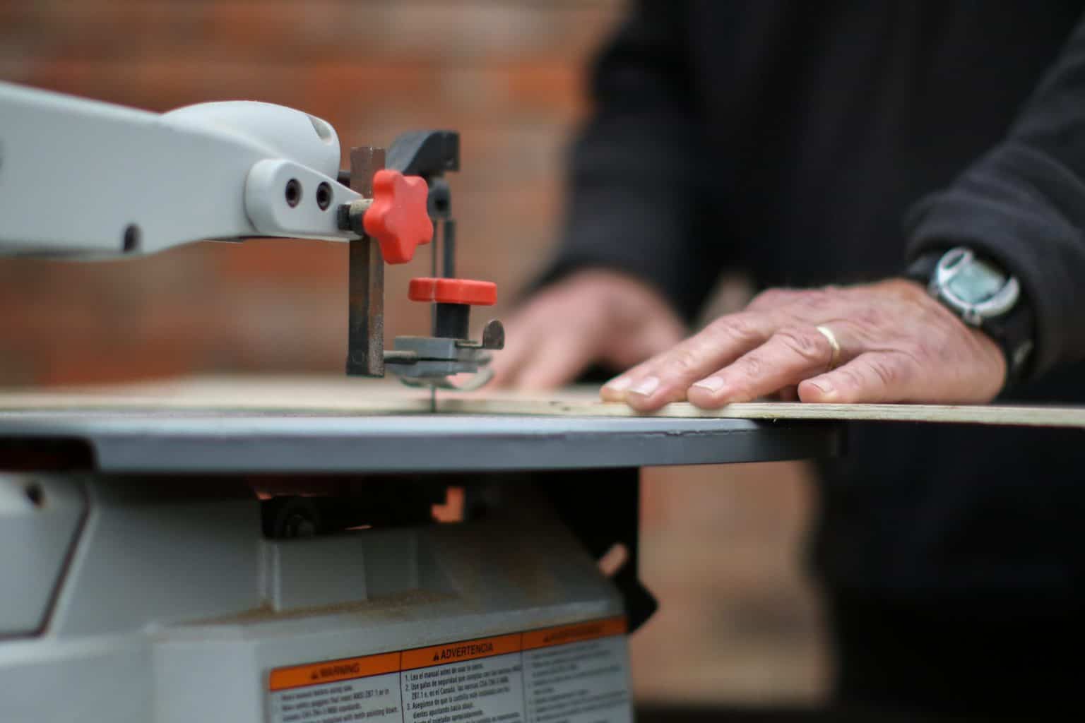 Scroll Saw Safety Are Scroll Saws Dangerous? SawsHub