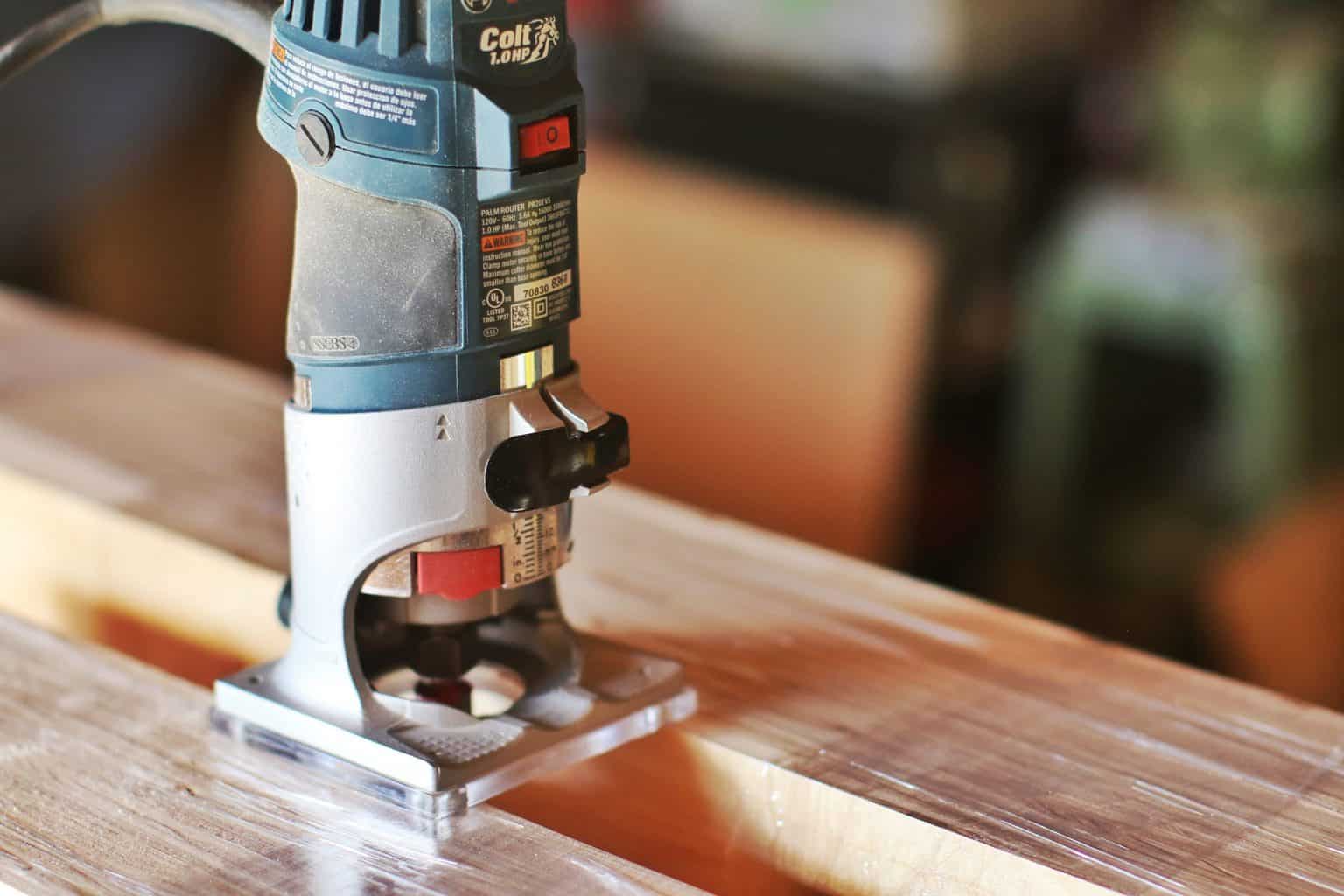 Using a router as a jointer