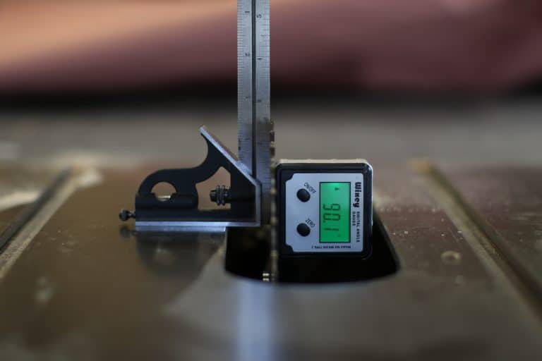 Best Digital Angle Gauge for Table Saw [2024 Review] SawsHub