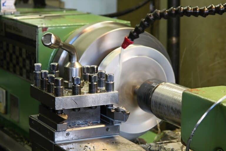 How to Use a Metal Lathe SawsHub