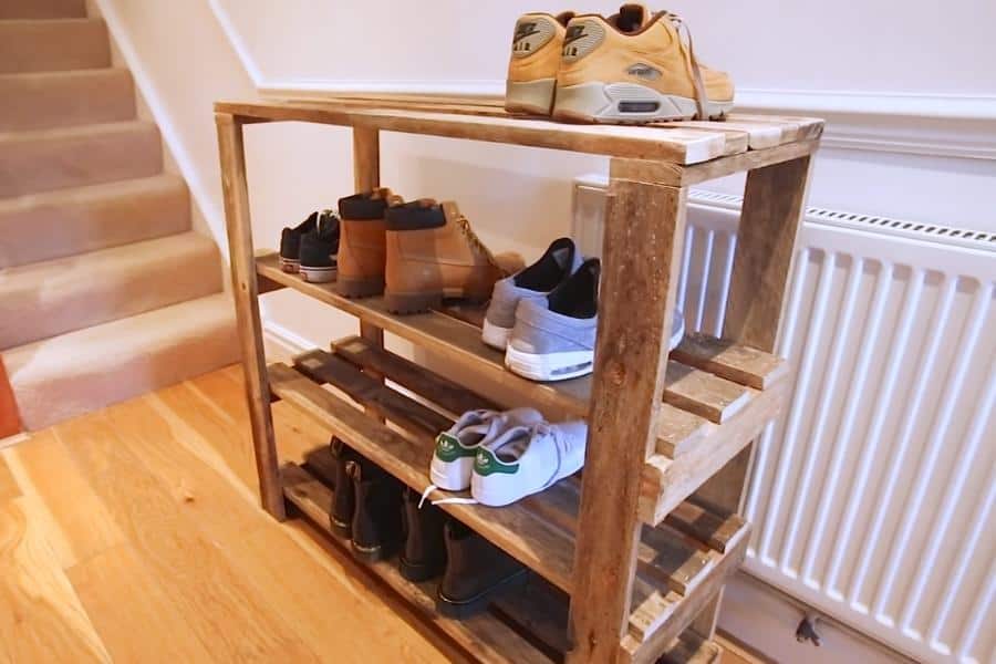 Wood pallet shoe shelf